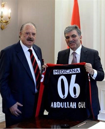 Süper Lig takımı Gençlerbirliği Spor Kulübu yöneticileri, Cumhurbaşkanı Abdullah Gül’ü ziyaret etti.