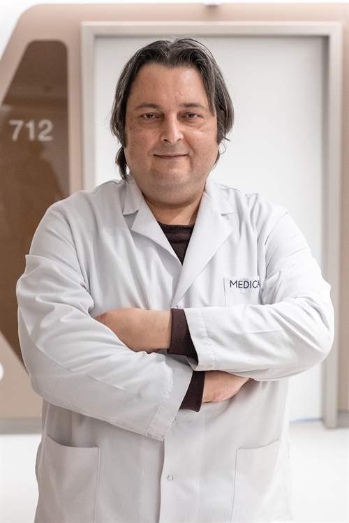 Uzm. Dr. Ahmet Selvi