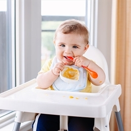 Bebeklerde Ek Gıdaya Geçiş
