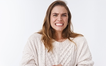 Diş sıkma (bruksizm) nedir? İstemsiz diş sıkma nasıl geçer?