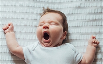 Uyku danışmanlığı ile bebekler geceleri deliksiz uyuyor 